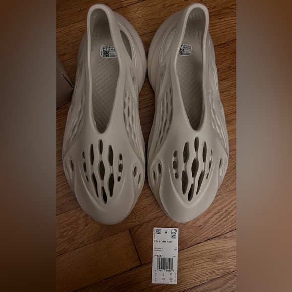 Yeezy Foam Runner RNR RNNR Sand - Picture 4 of 7